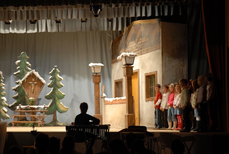 Theater_2011.09.04_2201_Schwefelhoelzer_01.JPG