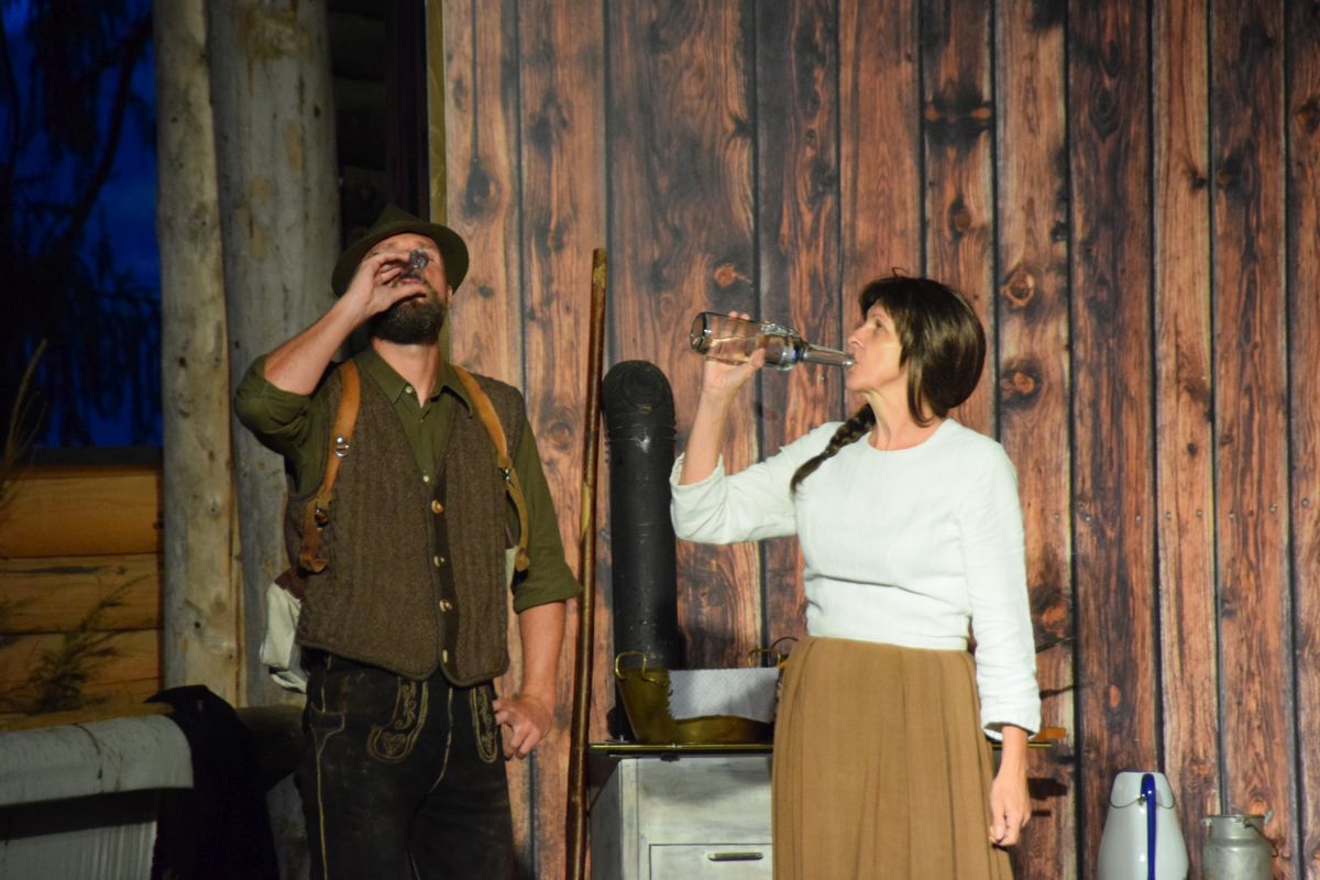 Theater_2018.10.03_2150_PD_9_File_002.jpg