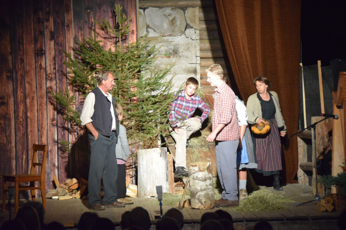 Theater_2018.10.03_2201_PD_18_File_004.jpg